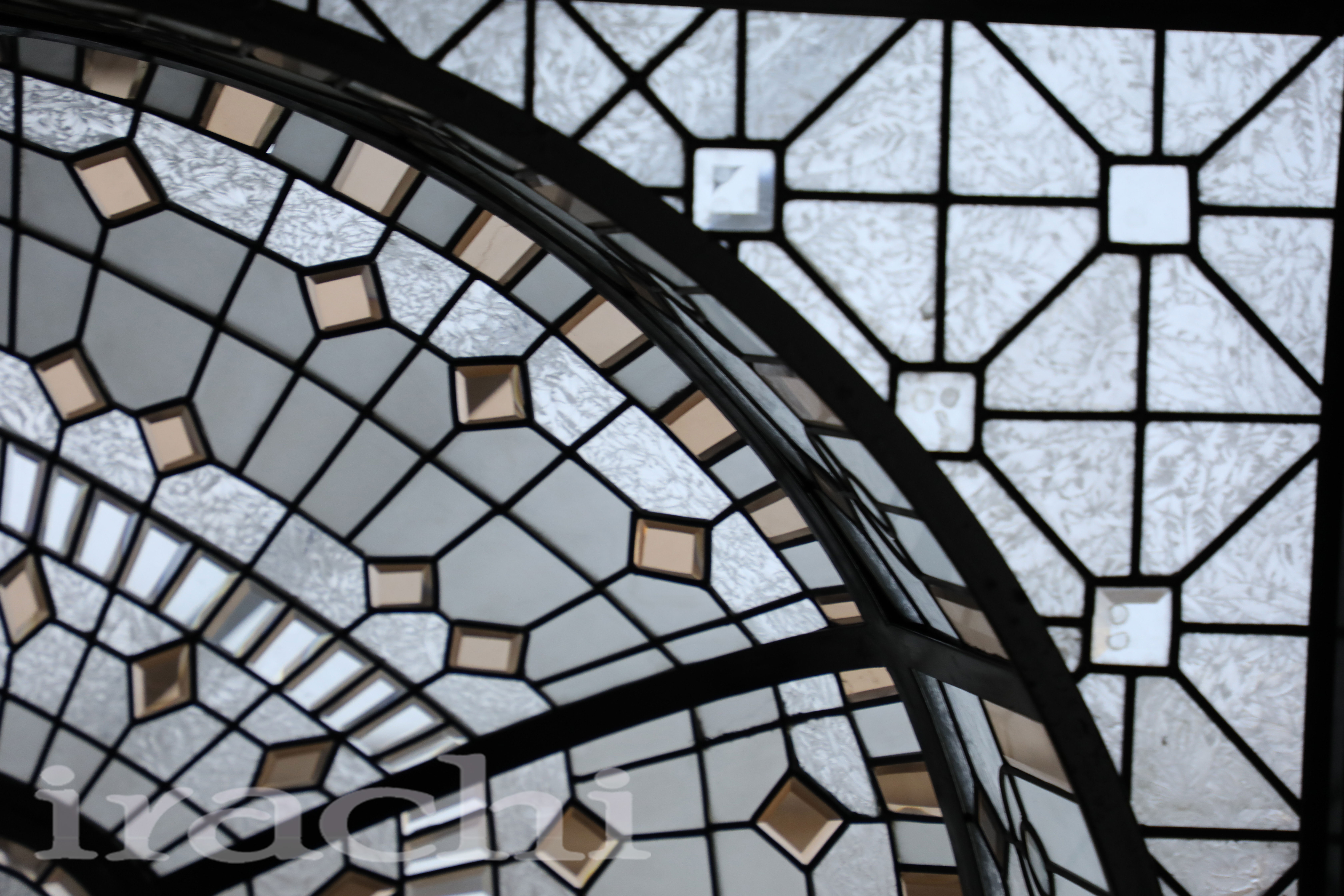 گنبد شیشه ای استین گلاس در نارنجستان پاسداران